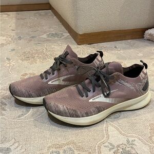 Brooks Women's Athletic Shoes - Mauve and Gray